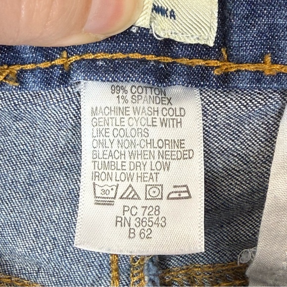 Izod Denim Women's Bermuda Shorts. Size 12. In excellent condition! - Picture 6 of 6